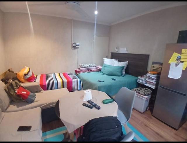 6 BEDROOM HOUSE FOR SALE IN OLIEVENHOUTBOSCH